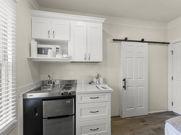 Waverley, Palo Alto CA 94301