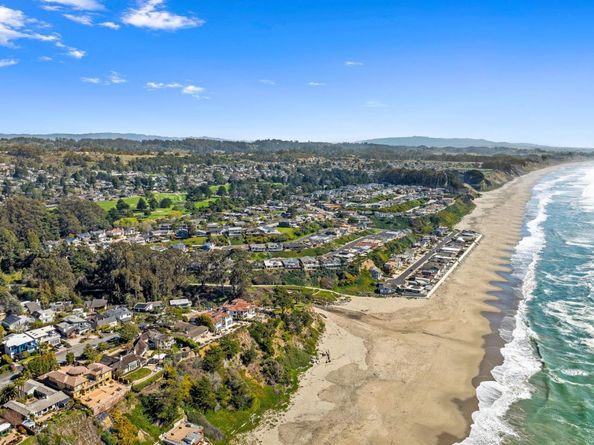 664 Bayview Drive, Aptos CA 95003