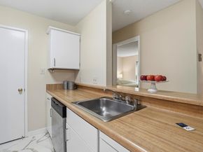 143 Piccadilly Place F, San Bruno CA 94066