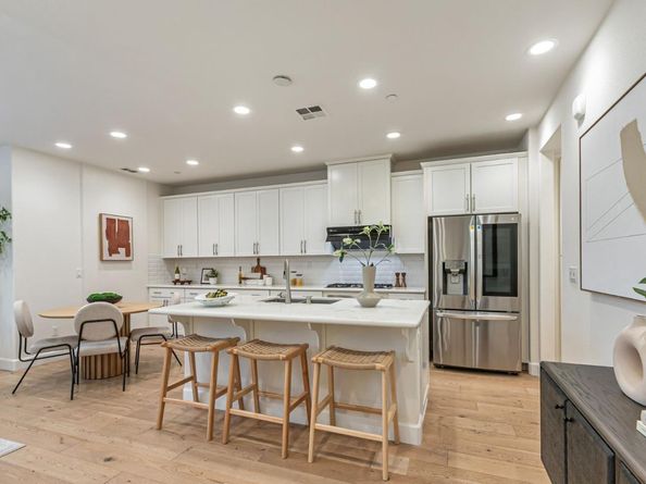 399 Charles Morris Terrace, Sunnyvale CA 94085