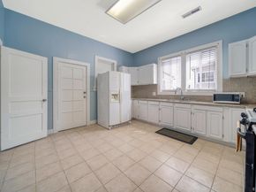 2520 E 24th Street, Oakland CA 94601