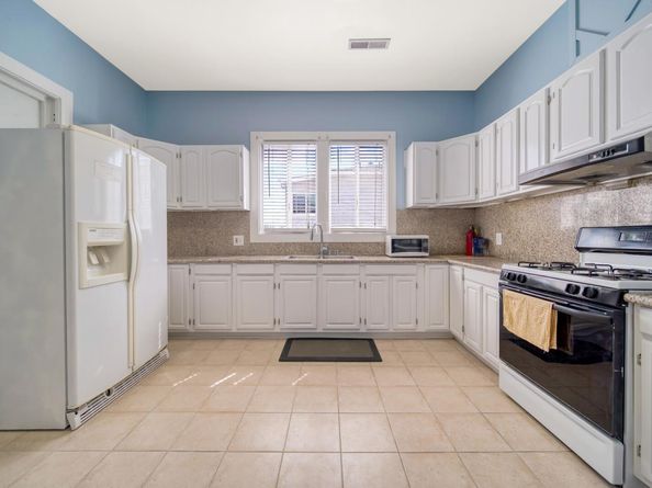 2520 E 24th Street, Oakland CA 94601