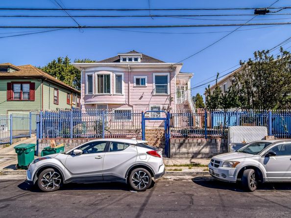 2520 E 24th Street, Oakland CA 94601
