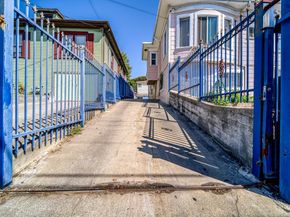 2520 E 24th Street, Oakland CA 94601