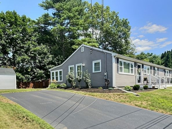 2 Mcfarlin Rd, Carver MA 02330
