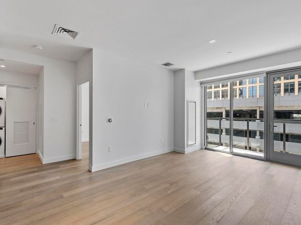 375 Canal St 703, Somerville MA 02145