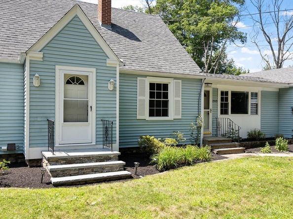 203 Center Depot Rd, Charlton MA 01507