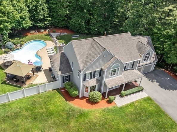 10 Lanes End, Stoughton MA 02072