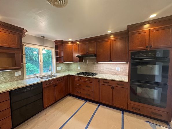 11 Aspen Ct, Dedham MA 02026