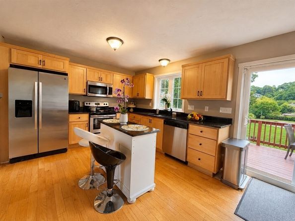 24 Beach St, Milford MA 01757