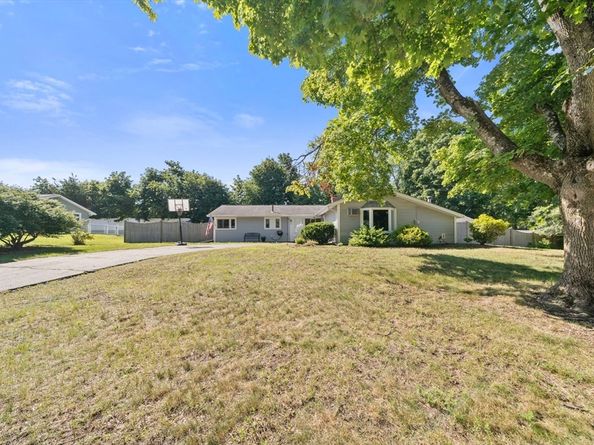 11 Nichols Road, Peabody MA 01960