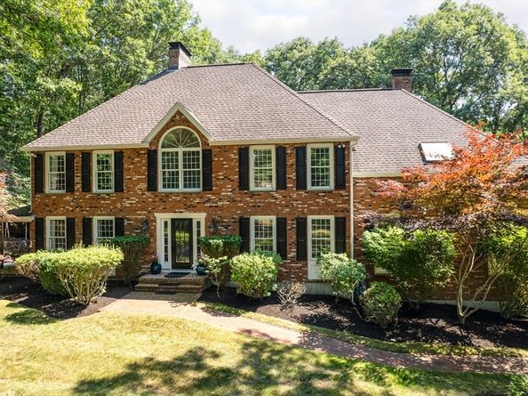 14 Hidden Brick Road, Hopkinton MA 01748