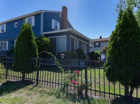 37 Maple Ave, Woburn MA 01801