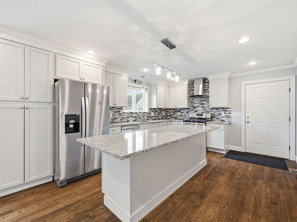 305 Lynn St, Malden MA 02148