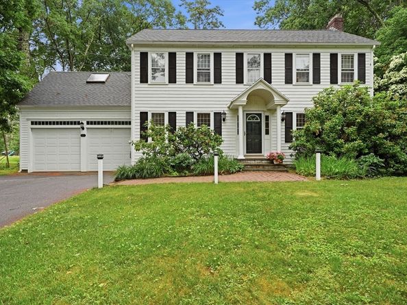 44 Old Meeting House Ln, Norwell MA 02061