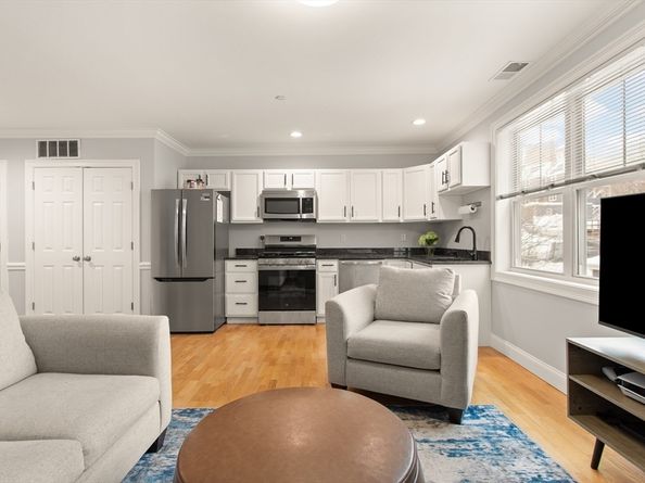 40 Hancock St 10, Boston MA 02125