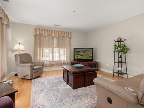 248 Albion St 324, Wakefield MA 01880