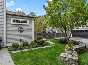37 Lincoln St, Hingham MA 02043