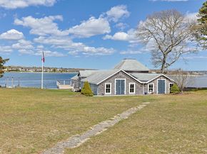 1 Boat House Dr, Wareham MA 02571