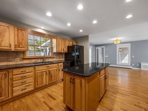1 Boat House Dr, Wareham MA 02571