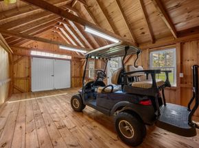 1 Boat House Dr, Wareham MA 02571