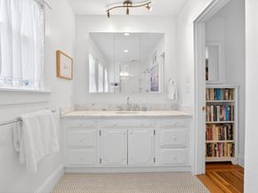 70 Curve St, Wellesley MA 02482