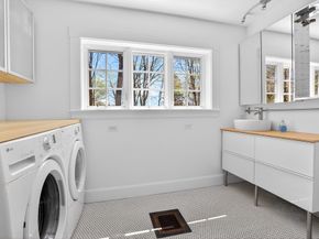 70 Curve St, Wellesley MA 02482