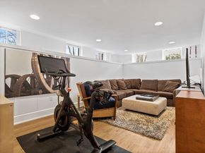 70 Curve St, Wellesley MA 02482