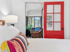 70 Curve St, Wellesley MA 02482
