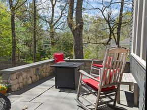 70 Curve St, Wellesley MA 02482