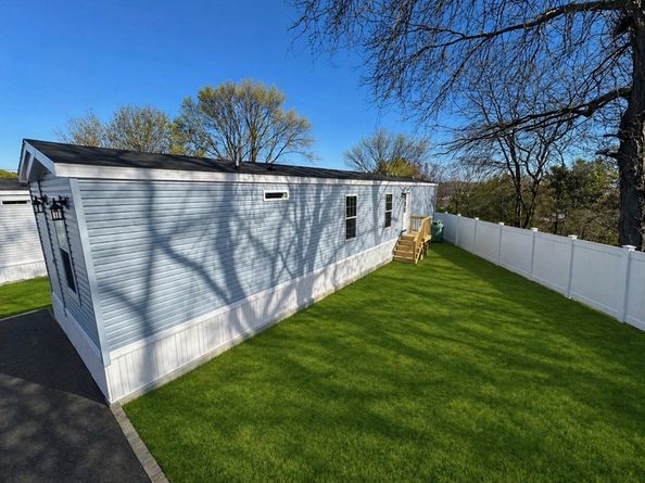 165 Newbury 6, Peabody MA 01960