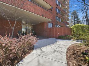 77 Adams St 611, Quincy MA 02169