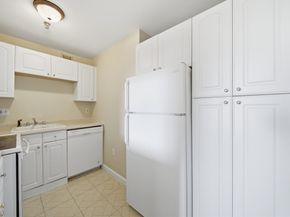 77 Adams St 611, Quincy MA 02169