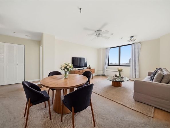 77 Adams St 611, Quincy MA 02169