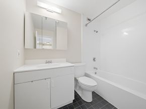 77 Adams St 611, Quincy MA 02169