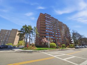 77 Adams St 611, Quincy MA 02169