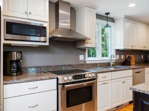 68 Old Post Rd, Walpole MA 02032