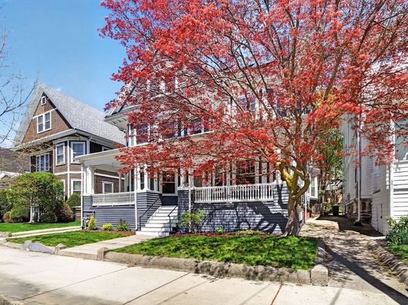 6 Hampshire St, Everett MA 02149