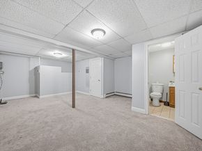 39 Blueberry Hill Rd, Woburn MA 01801