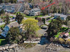 53 Shore Dr, Kingston MA 02364