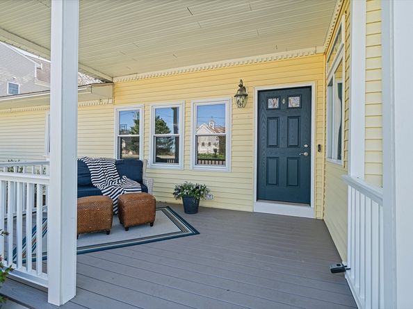 53 Shore Dr, Kingston MA 02364