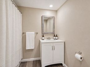 53 Shore Dr, Kingston MA 02364