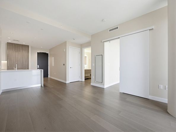 188 Brookline Ave 19D, Boston MA 02215