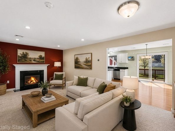 29 Saw Mill Ln, Rockland MA 02370