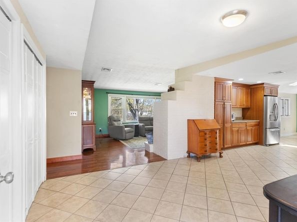 52 Coolidge Rd, Danvers MA 01923