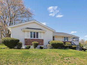 3 Sunnyside Ln, Milford MA 01757