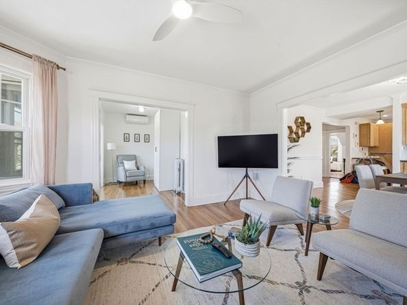 52 Greenleaf Ave 52, Medford MA 02155