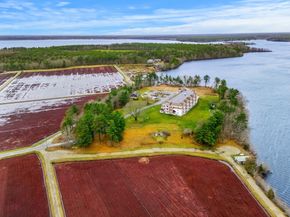 57 Long Point Rd 205, Lakeville MA 02347