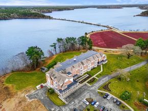 57 Long Point Rd 205, Lakeville MA 02347