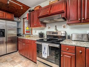 182 Cottage St, Athol MA 01331